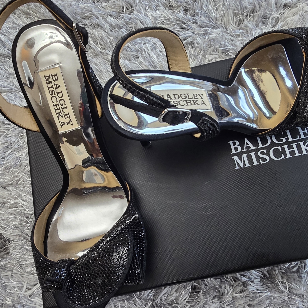 Badgley Mischka Black Slingback Heels with Sparkly Finish - Picture 5 of 10